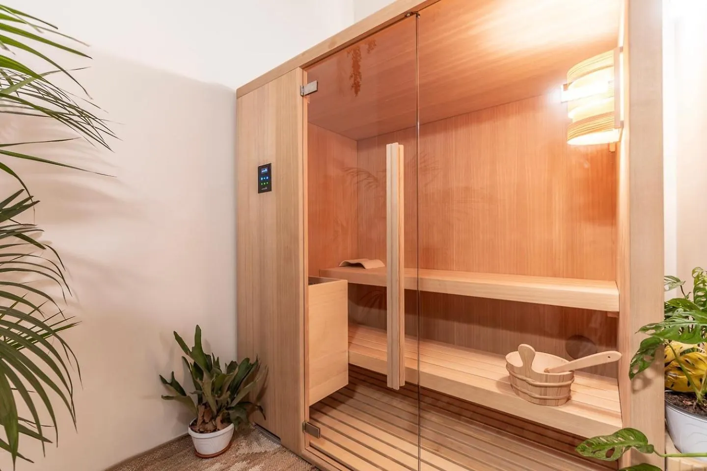 Palazzo Italia Suites Bari 0*,  Italy