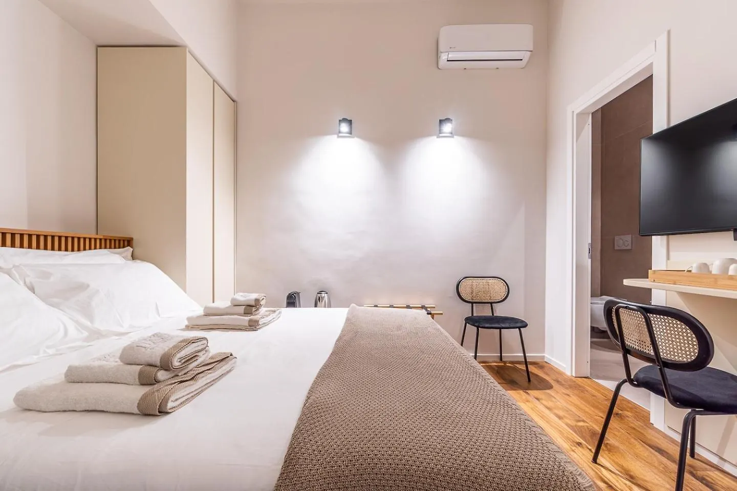 Palazzo Italia Suites Bari Guest house